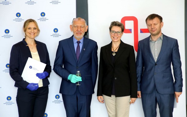 Click to zoom the picture.